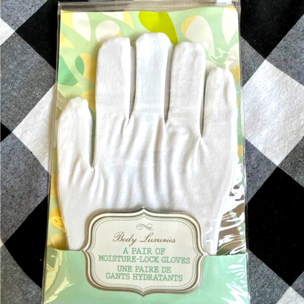 Moisture lock gloves by Body Luxuries  set of two pair NIP